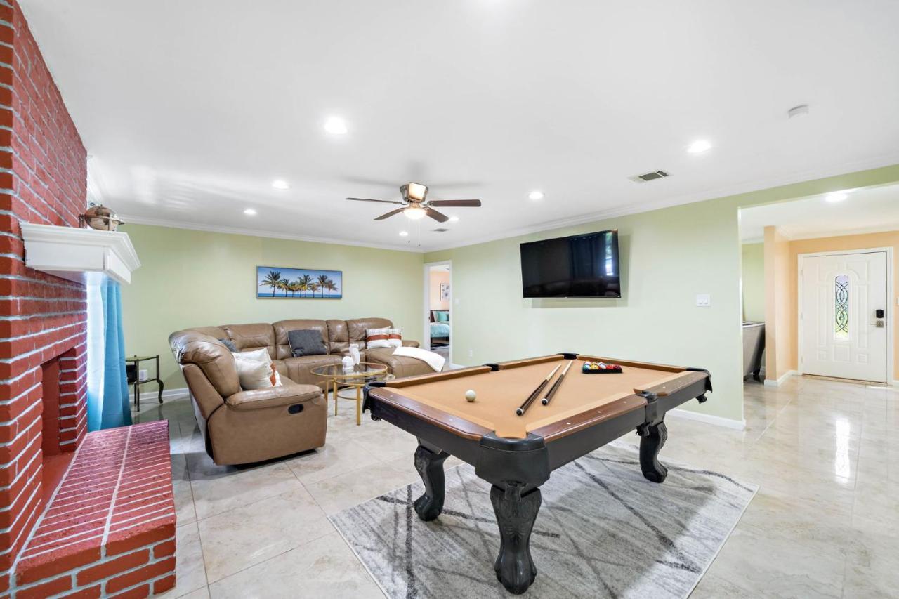 Pool Oasis Games Wifi Bbq Yard Sleep 16 Villa Houston Buitenkant foto